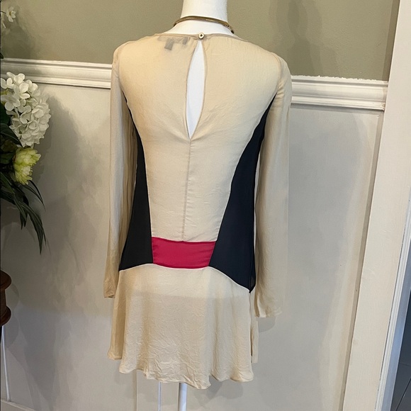 Elizabeth and James Cream and Black Dress with Pink Accent Silk sz small - Picture 3 of 3